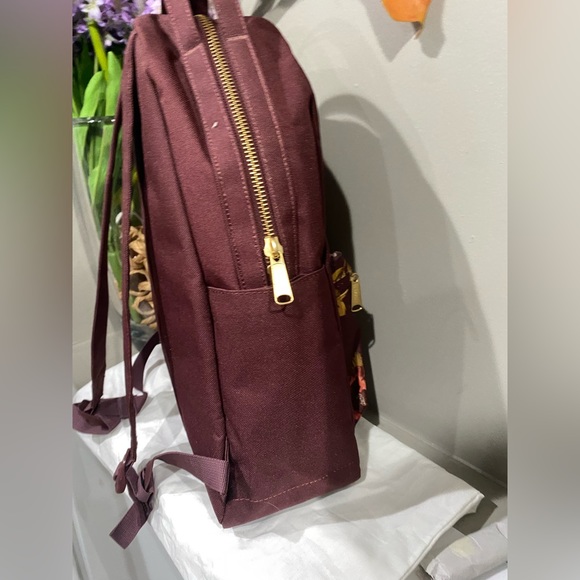 Herschel Supply Backpacks - Picture 8 of 10